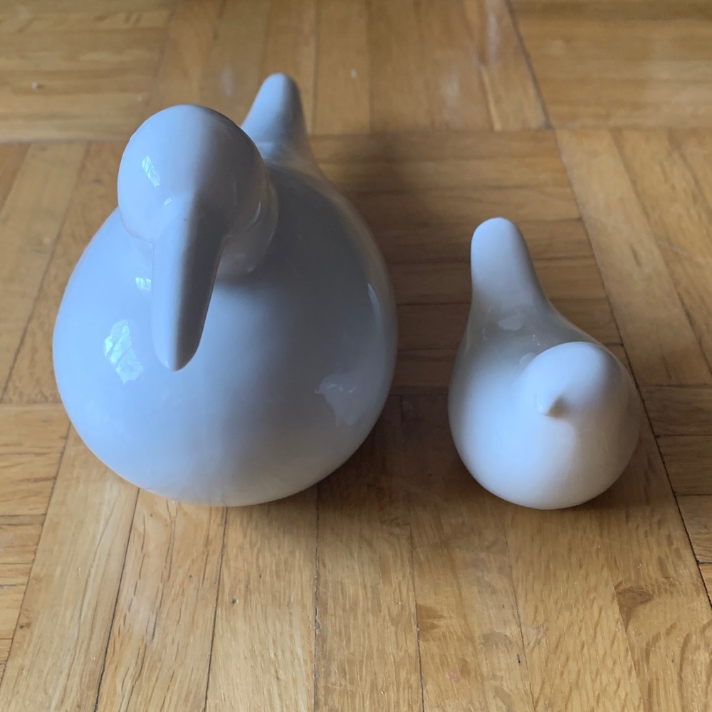 Set of (2) White Ceramic Bird Figurines - Picture 2 of 6